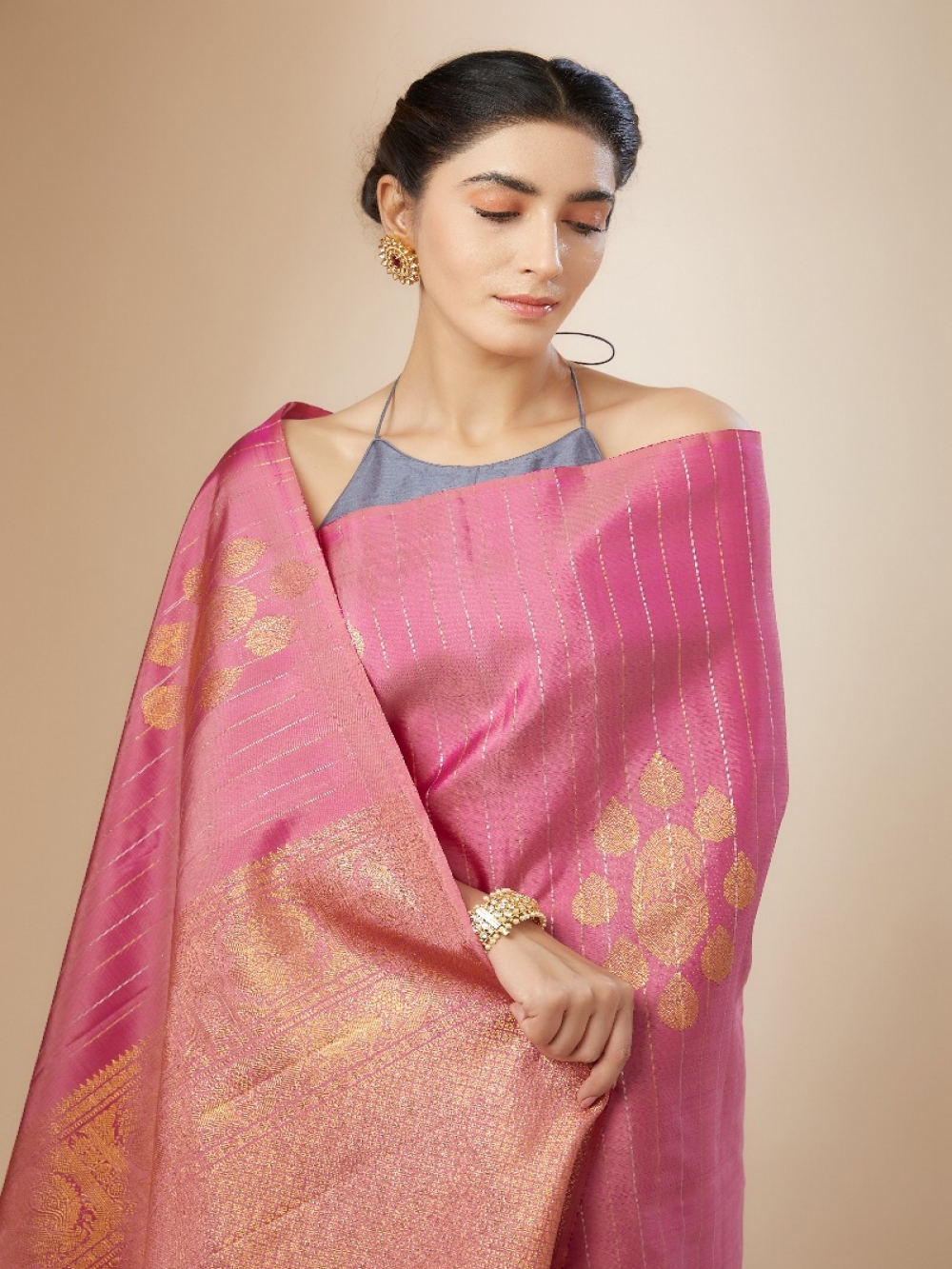 Latest Pure Silk Saree in Peach Color Online on dvanza - dvz0003388