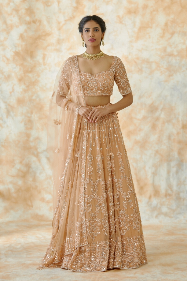 L82, Peach Pastel Golden Thread Work Bridal Lehenga – Style Icon  www.dressrent.in