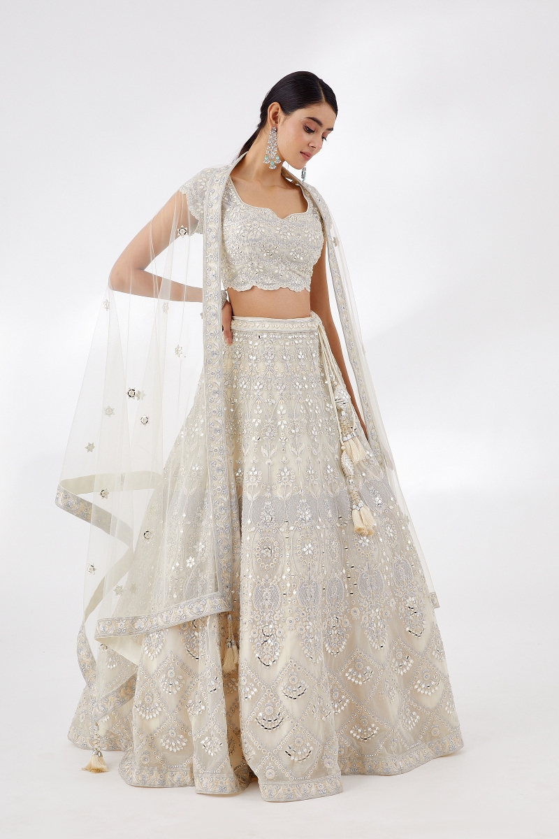 In love with traditional white Lucknowi lehenga style? Take inspiration  from Malavika Mohanan, Rakul Preet Singh, Keerthy Suresh & Tamannaah  Bhatia's wardrobe