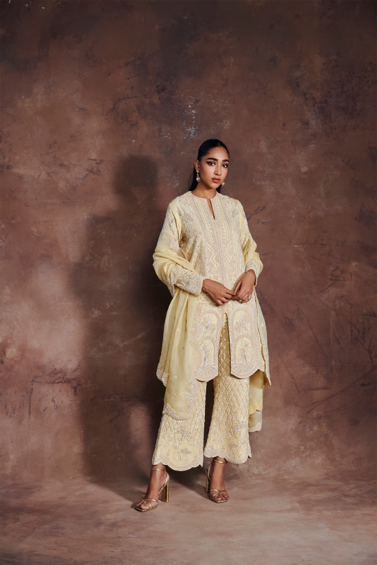 Pink & Gold Toned Yoke Design Embroidered Straight Kurta With Sharara –  Inddus.in