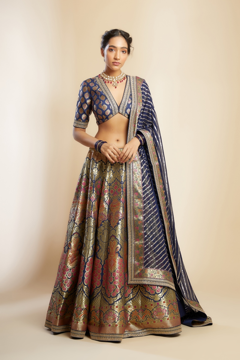 Frontier lehenga best sale